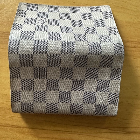 𝓛𝓸𝓤𝓘𝓢 𝓥𝓤𝓘𝓽𝓽𝓸𝓝 Tresor Wallet - Picture 9 of 16